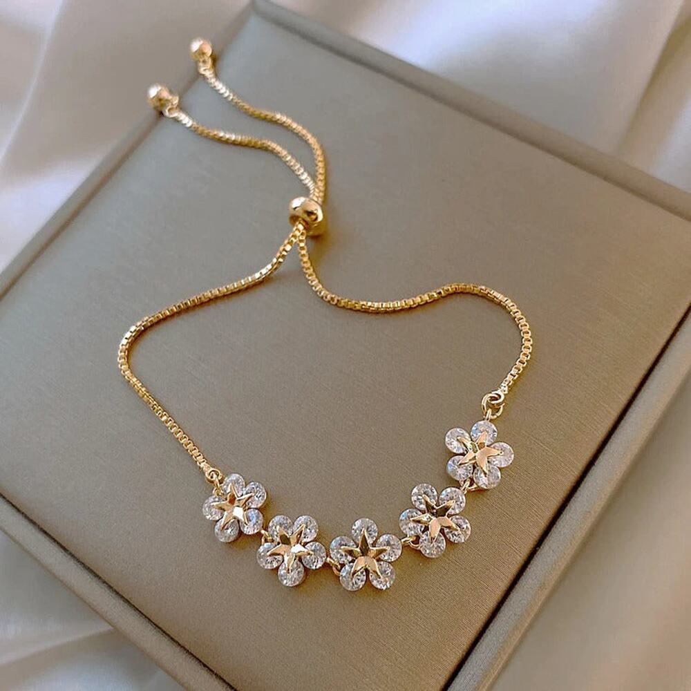 Kaz Adjustable Crystal Flowers Gold Bracelet 5-L-12-15